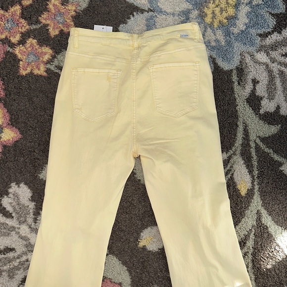 Risen Pale Yellow Button Down Ankle Straight Jeans BNWT - Picture 7 of 8